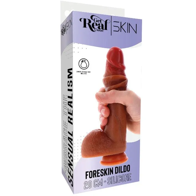 Dildo TOYJOY Get Real Foreskin Dildo. realist cu testicule. bază cu ventuză. compatibil cu hamuri strap-on. 20 cm. culoare caramel