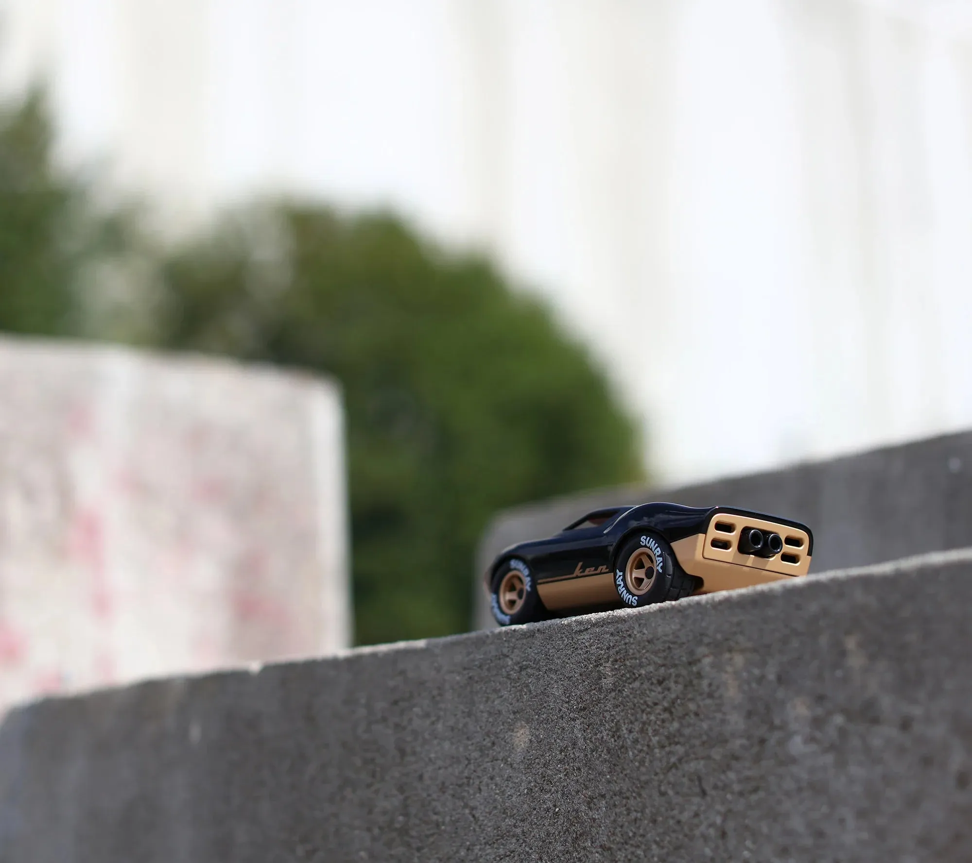MINI KEN CAVE Black