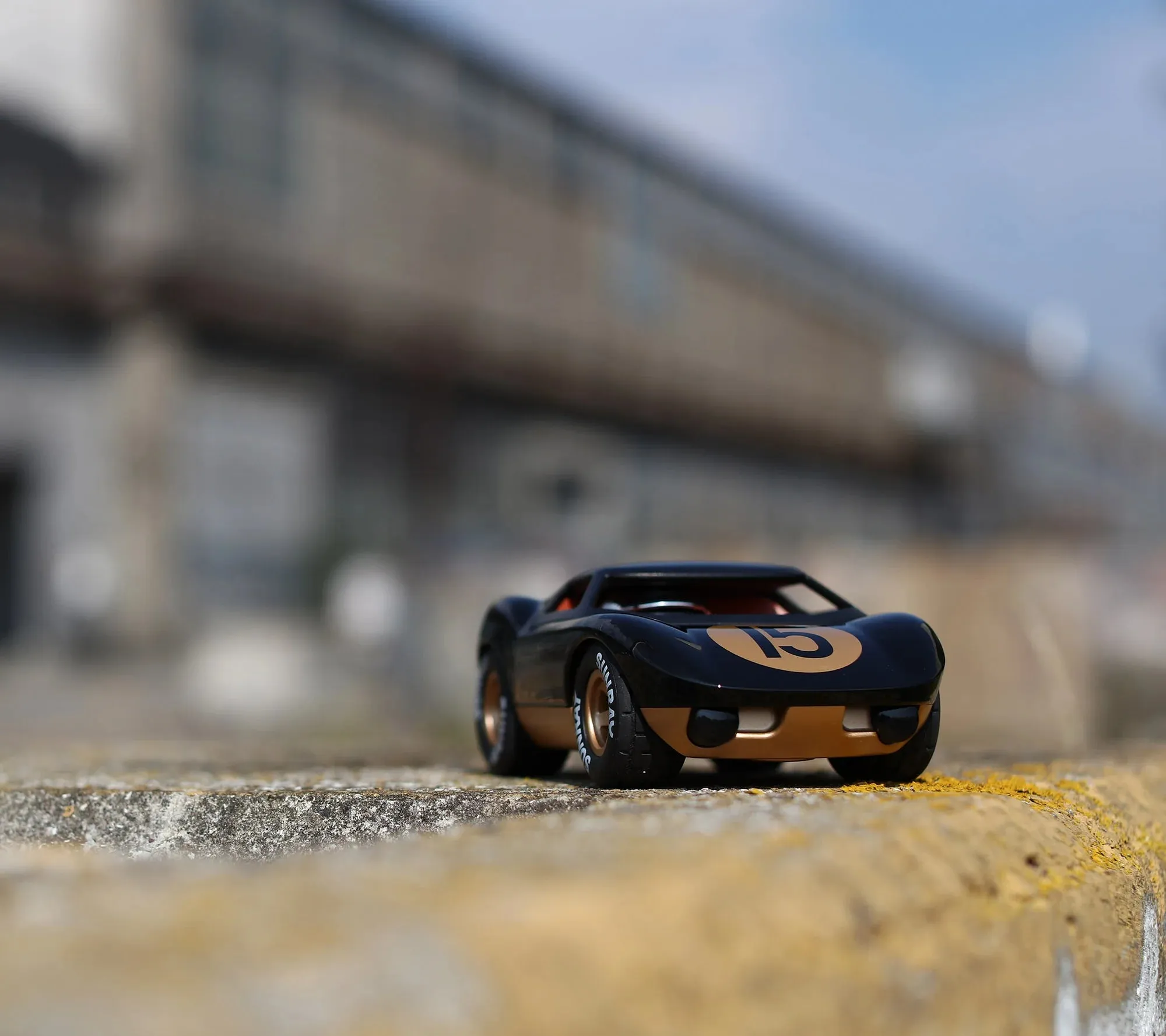 MINI KEN CAVE Black
