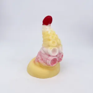 Tenton Strawberry Layer Cake small soft (OO30)
